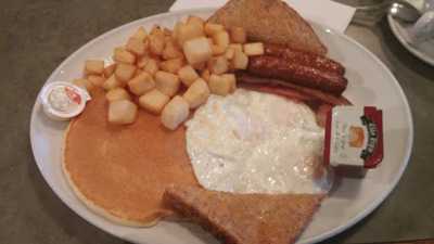 Peter G's Bar And Grill