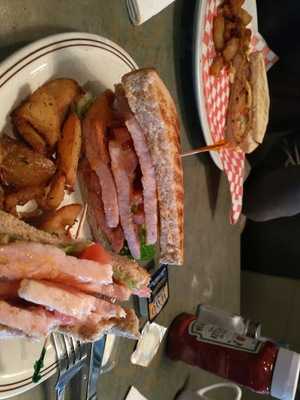 Peter G's Bar And Grill