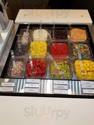 Second Cup Coffee Co. Featuring Pinkberry Frozen Yogurt