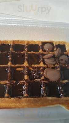 Wafflian - Belgian Waffle & Cupcake Bar