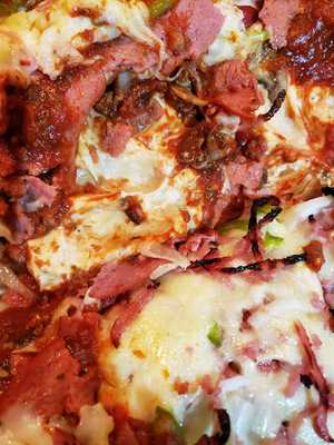 Chicago Deep Dish Pizza - Forest Lawn