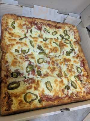 Chicago Deep Dish Pizza - Forest Lawn