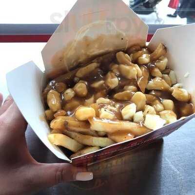 Smokes Poutinerie