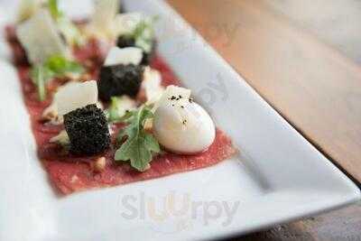 Vicolo Restaurant & Bar