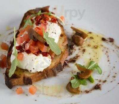 Vicolo Restaurant & Bar