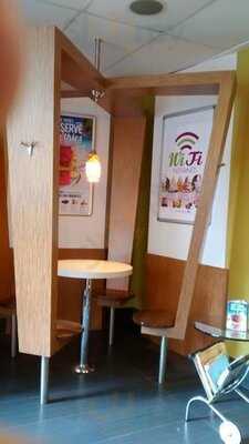 Yoyo's Yogurt Cafe - Bloor