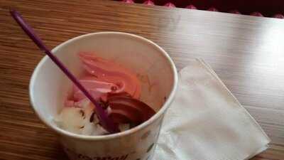 Yoyo's Yogurt Cafe - Bloor