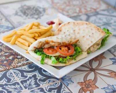 Le Balcon Cafe-resto-lounge