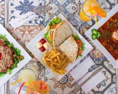 Le Balcon Cafe-resto-lounge