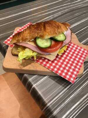 Cafe Leonidas Cote-des-neiges