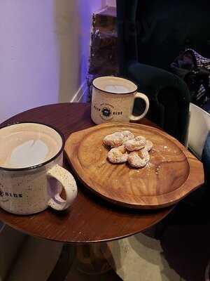 Flip Side Donuts Cafe & Bar