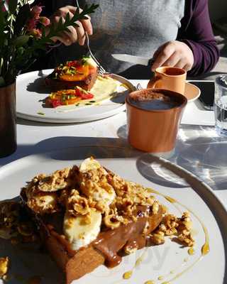 Cardeline Patisserie & Cafe