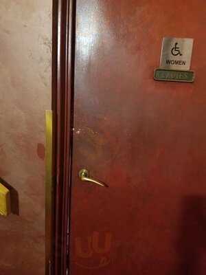 Toula Restaurant & Bar