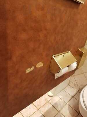 Toula Restaurant & Bar