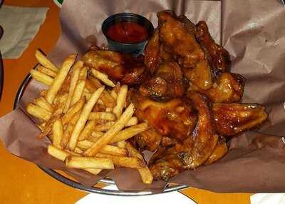 Puck 'n Wings