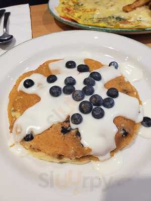 Cora's Breakfast & Lunch