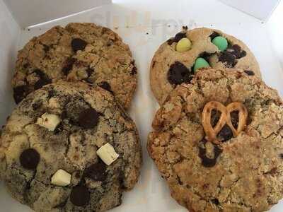 Desmond & Beatrice Bakeshop & Cupcakery