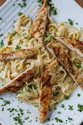 Dejeuner Cosmopolitain