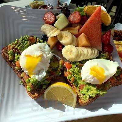 Dejeuner Cosmopolitain