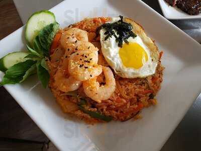 Oxtail Pho & Bahn Mi