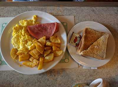 Hunter's On The Danforth