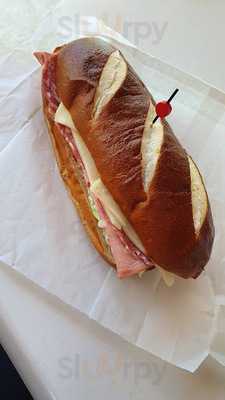 Le Cafe Des Amis Pavillon