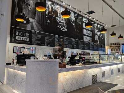 Avenue Cafe & Bistro