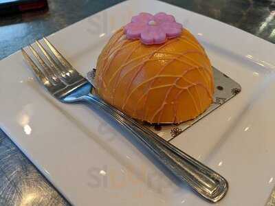 Avenue Cafe & Bistro