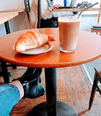 Rond-point Cafe Autogere