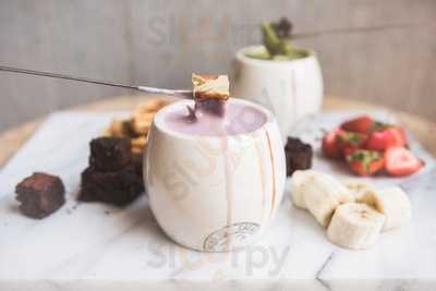 Smokeys Poutin Take Out Resturant