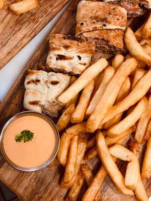 Paramount Fine Foods