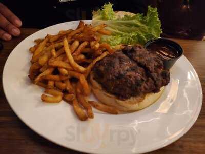 Lucky Clover Sports Pub