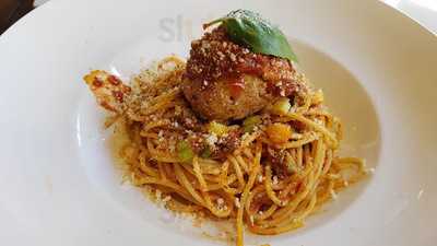 Opera Restaurant Bar