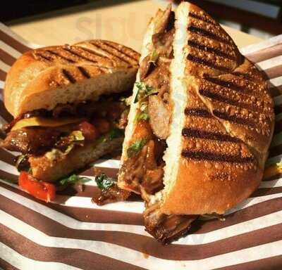 Del's Pastry Corner Cafe