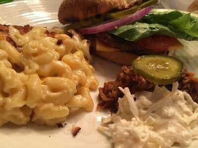 Atelier De Cuisine Table Rouge