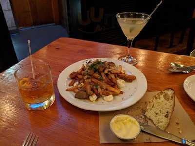 Josephine Bistro & Pub