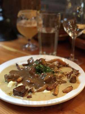 Josephine Bistro & Pub