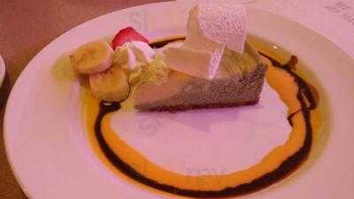 Cafe Maxim's Patisserie