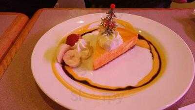 Cafe Maxim's Patisserie