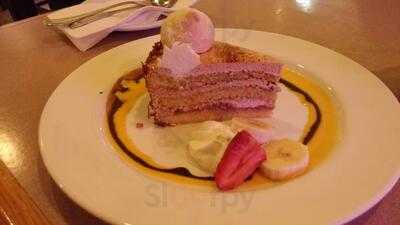 Cafe Maxim's Patisserie