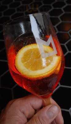 Mollie Restaurant Pub