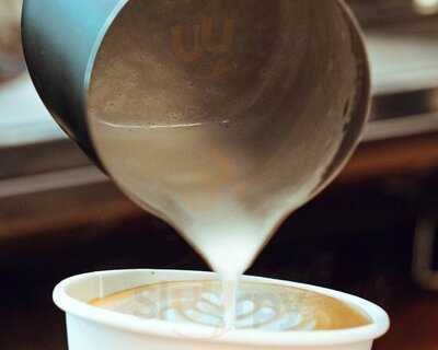 Cafe Mechants Pinsons