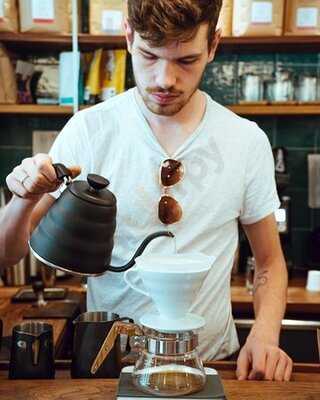 Cafe Mechants Pinsons