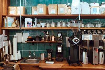 Cafe Mechants Pinsons