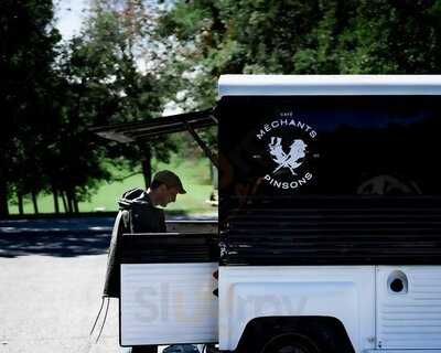 Cafe Mechants Pinsons