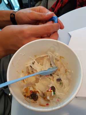 Yogurty's Froyo
