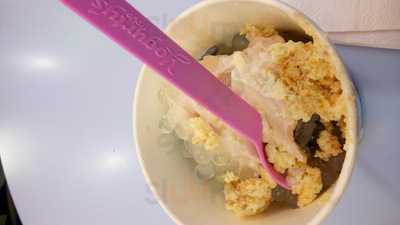 Yogurty's Froyo