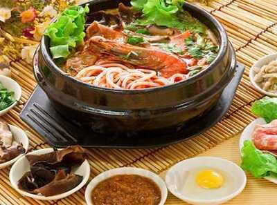 Yunnan Cross Bridge Rice Noodle