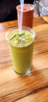 Le Black And Blond Pub Sante