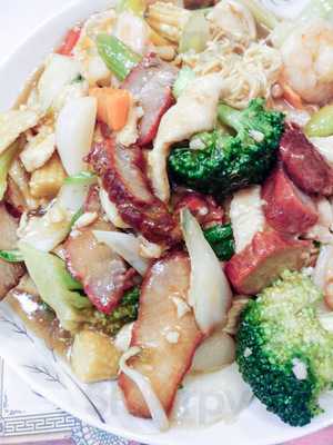 Hong Kong Gardens Tavern And Restaurant